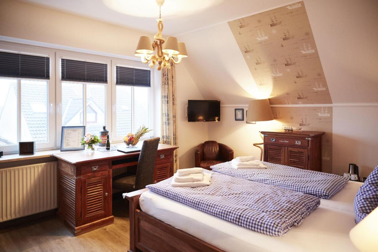 Bernstein-Hotel Bootshaus Büsum Buitenkant foto