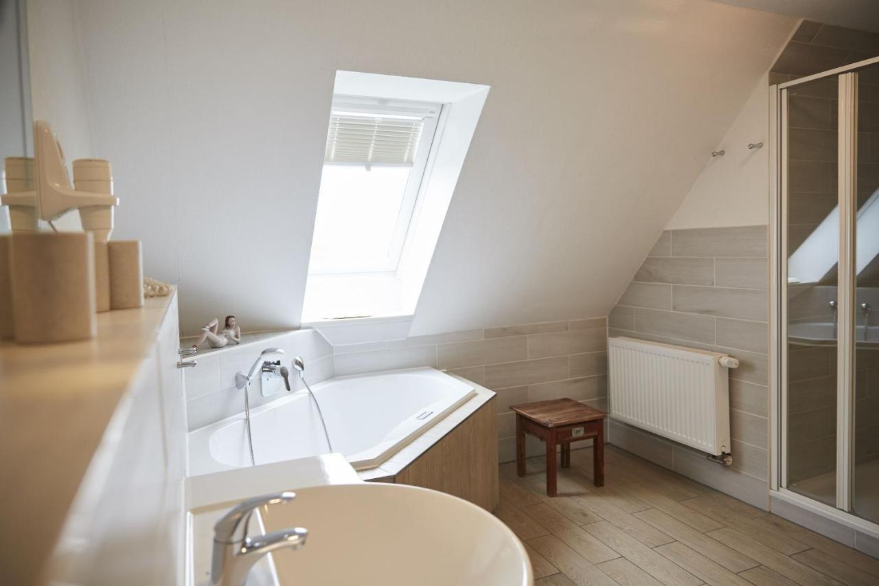Bernstein-Hotel Bootshaus Büsum Buitenkant foto